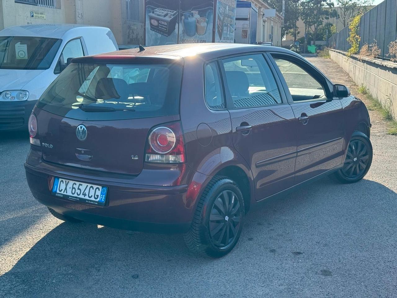 Volkswagen Polo 1.4/75CV 16V 5p. Sportline
