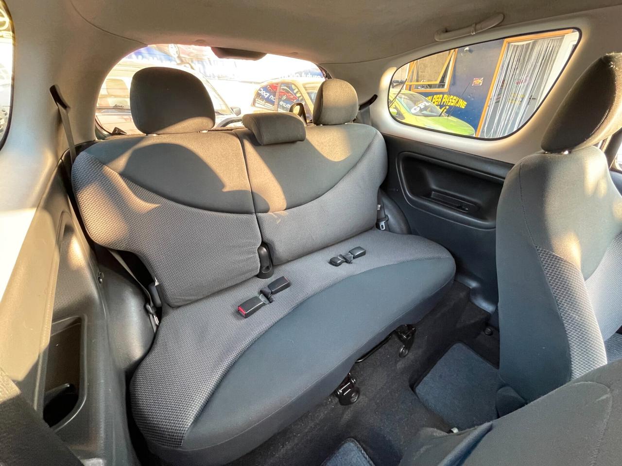 Toyota Yaris 1.4 tdi D-4D cat 3 porte Sol