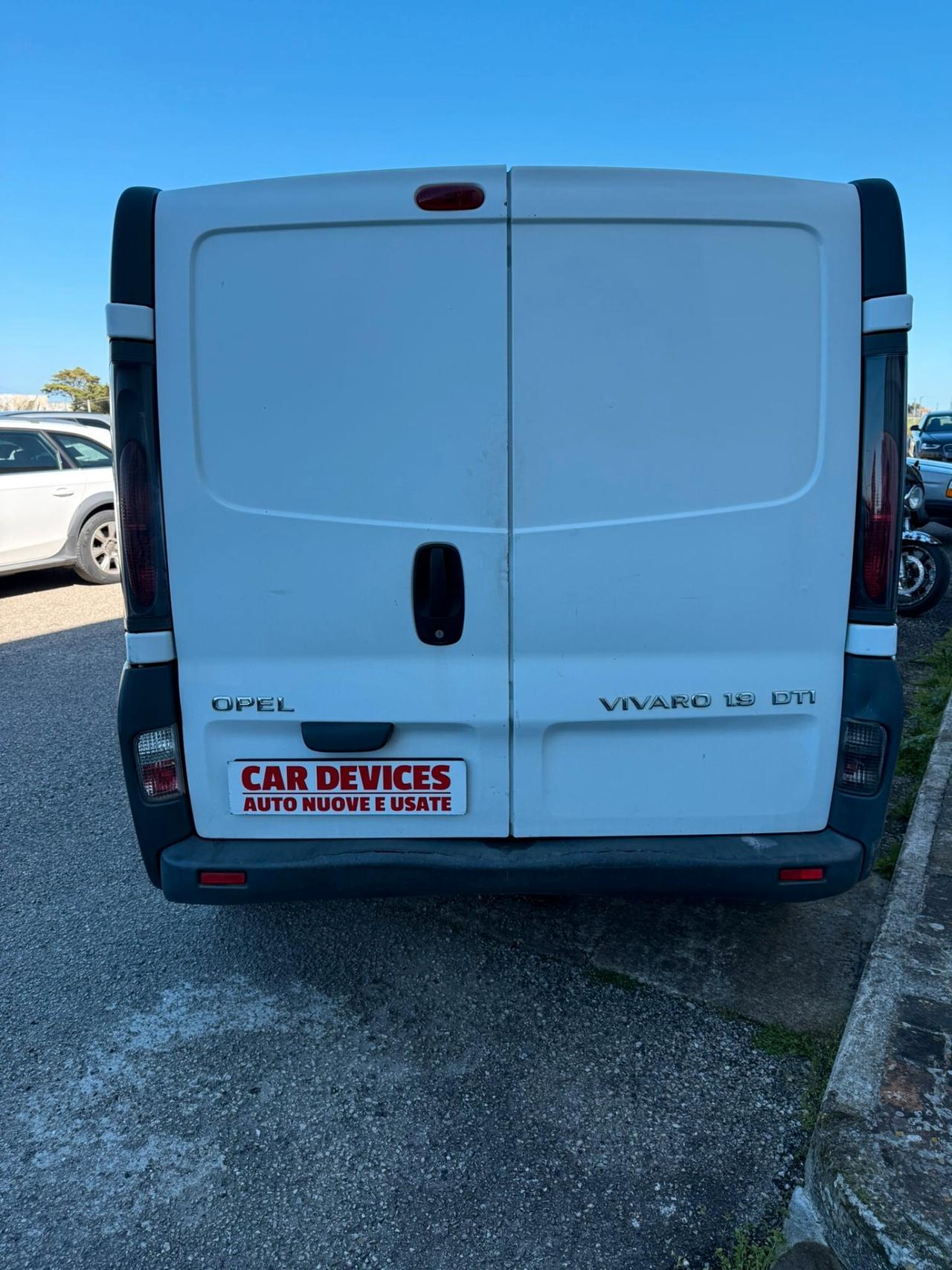 Opel Vivaro AUTOCARRO - 3 POSTI