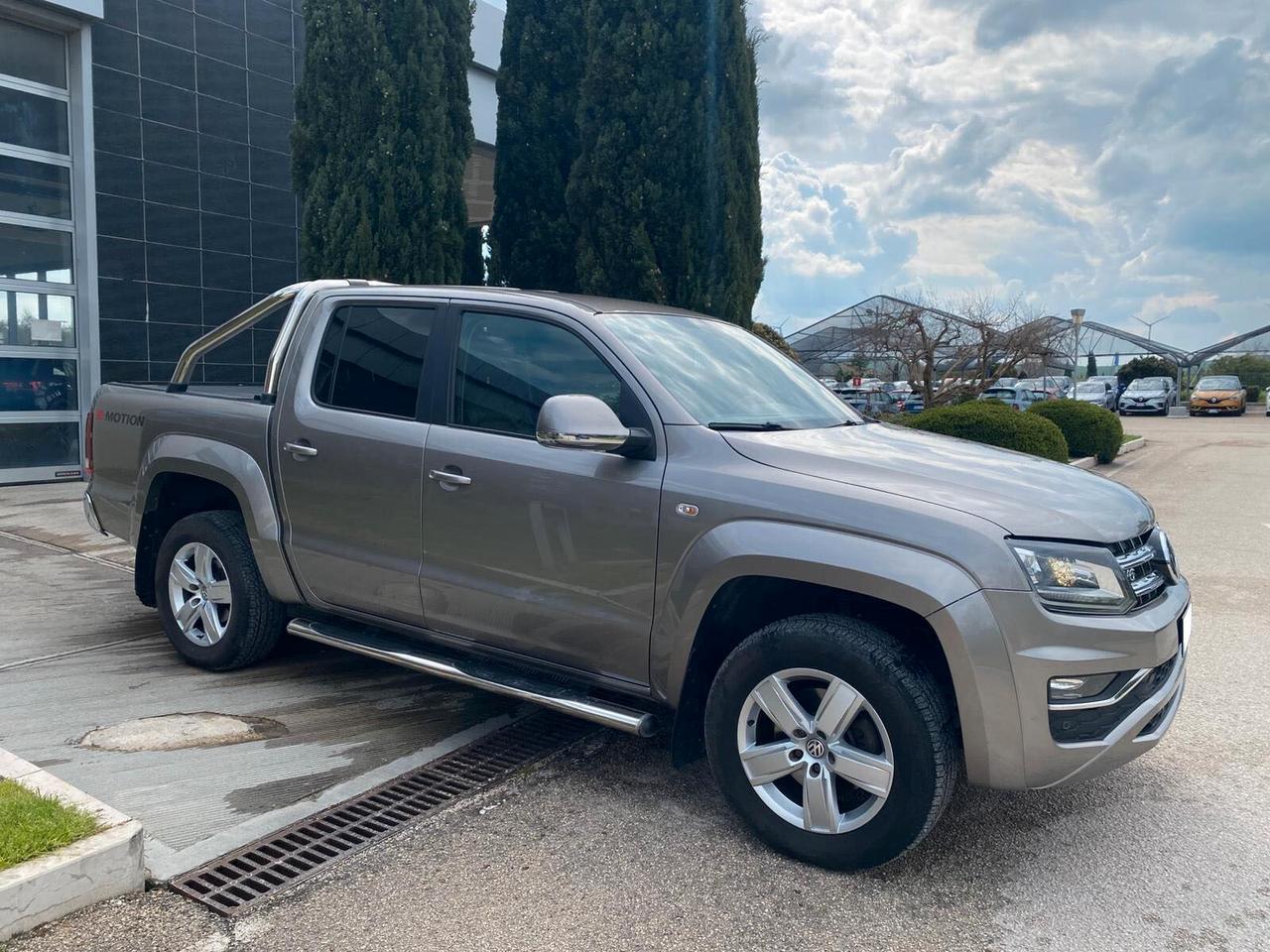 Volkswagen Amarok 3.0 V6 TDI 224 CV 4MOT.BMT permanente aut.DC Highline