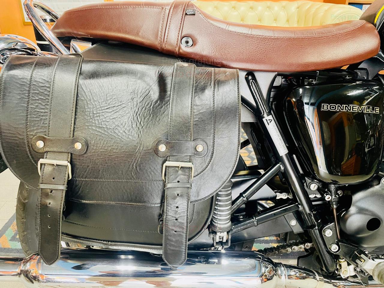 Triumph Bonneville T100 RUOTE A RAGGI