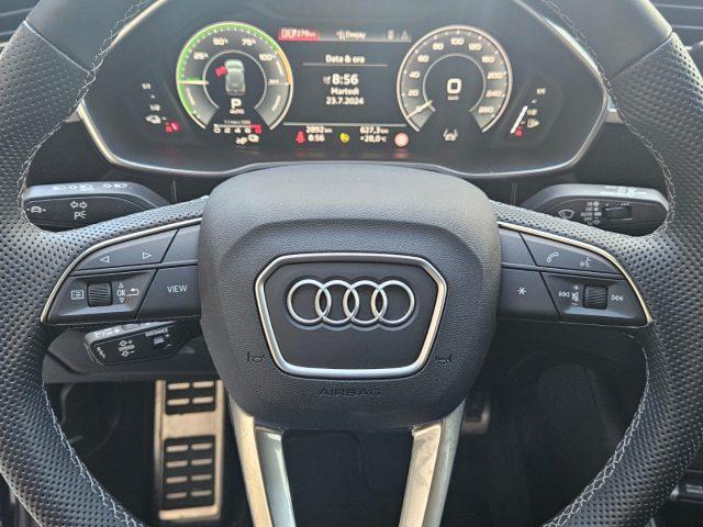 AUDI Q3 45 TFSI e S tronic Identity Black Sline da ?499,00