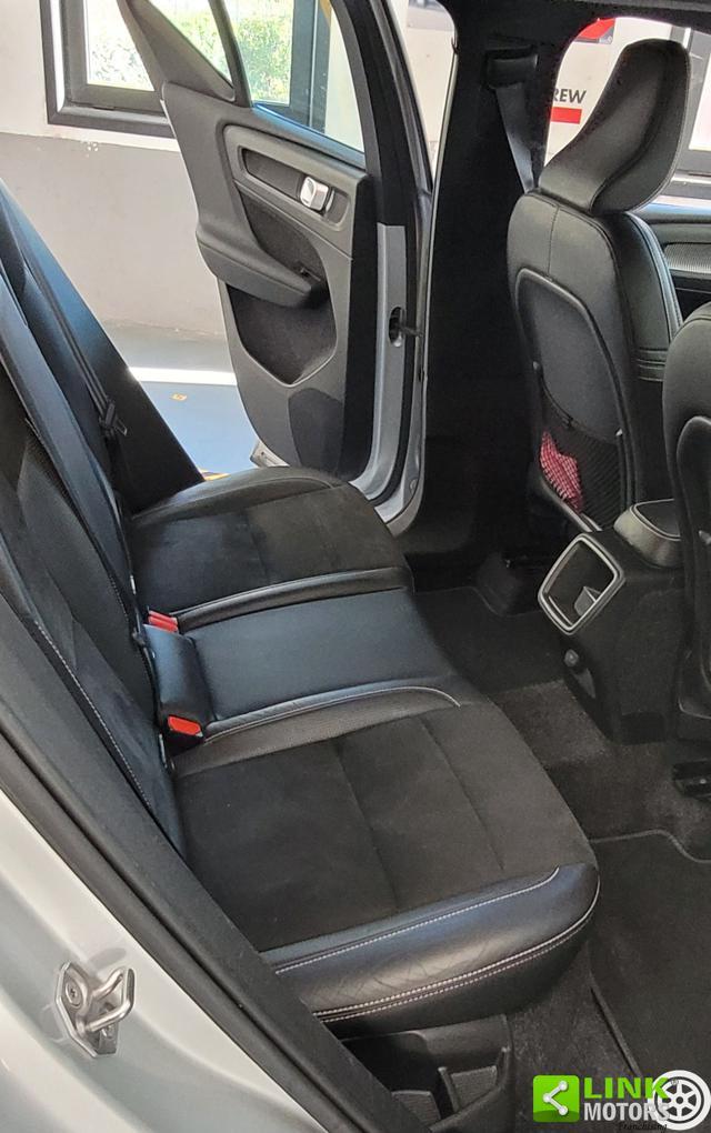 VOLVO XC40 D4 AWD Geartronic R-design