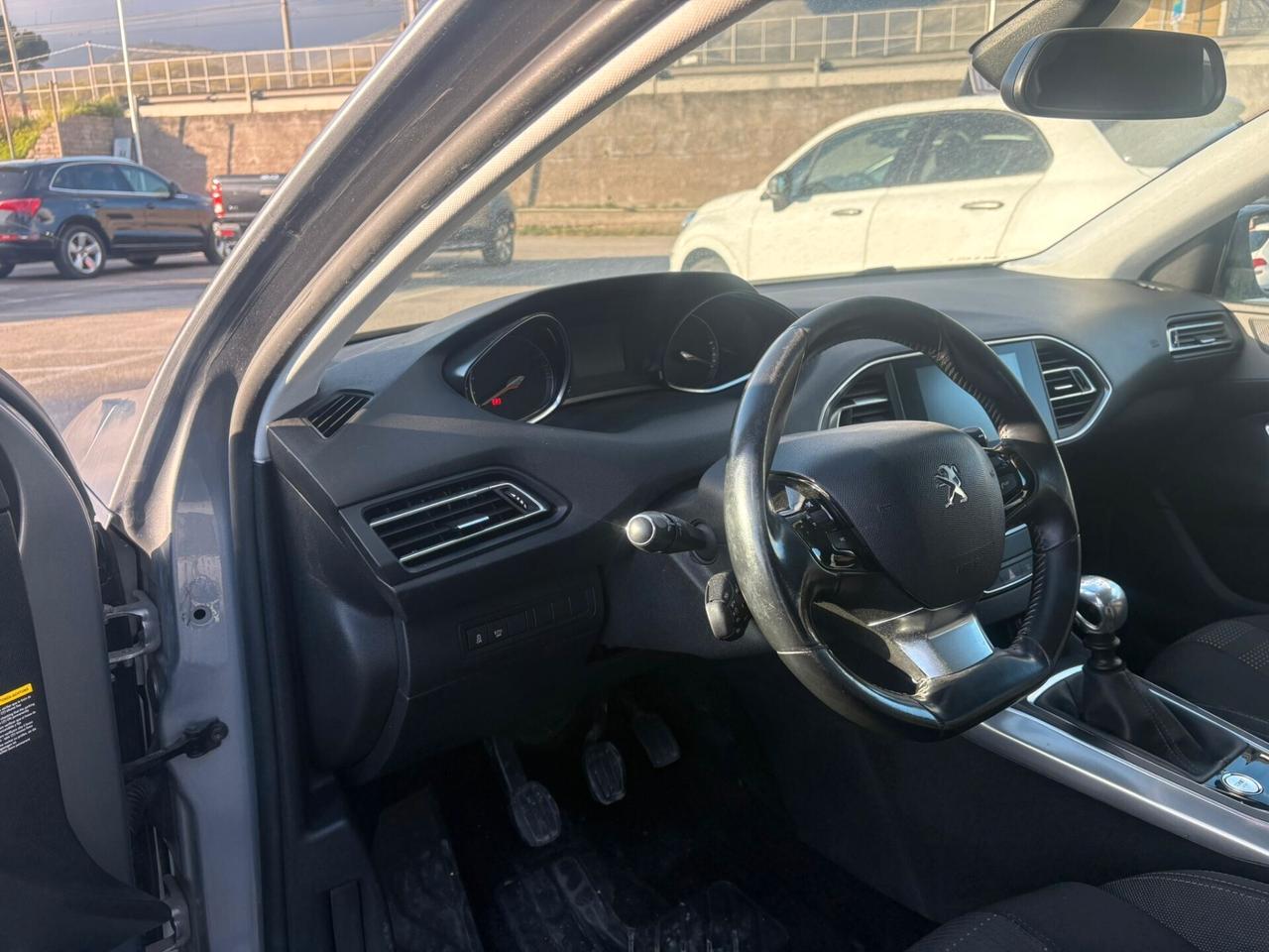 Peugeot 308 BlueHDi 120 S&S Allure