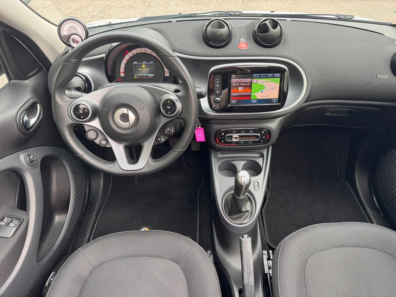 Smart ForFour 70 1.0 Passion LED NAV 2018