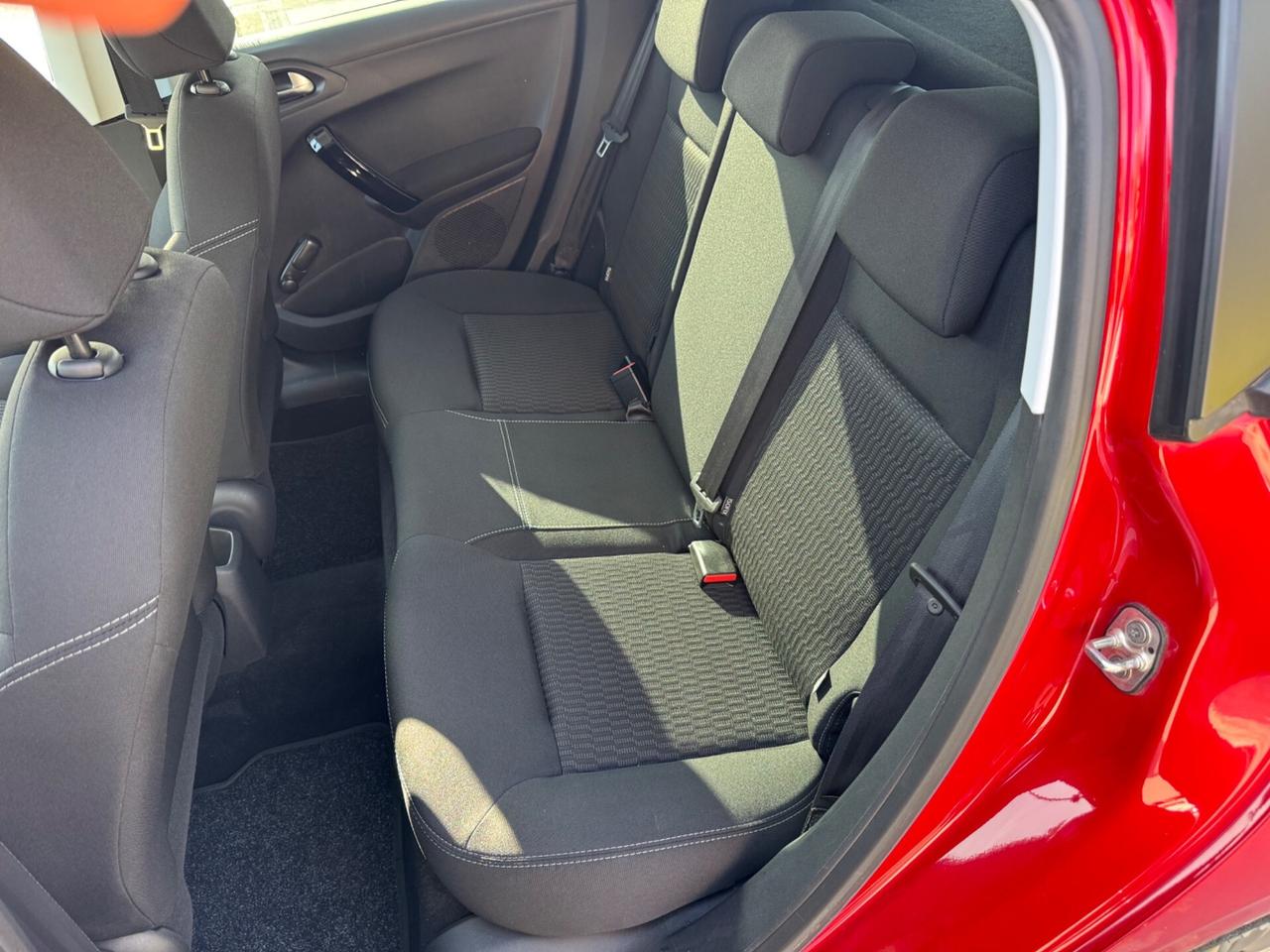 Peugeot 208 BlueHDi 100 5 porte GT Line