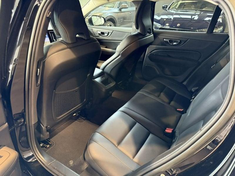 Volvo V60 Cross Country B4 (d) AWD automatico Plus