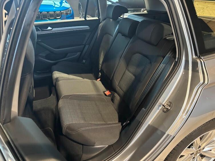 Volkswagen Passat Variant 2.0 TDI SCR EVO DSG 122cv