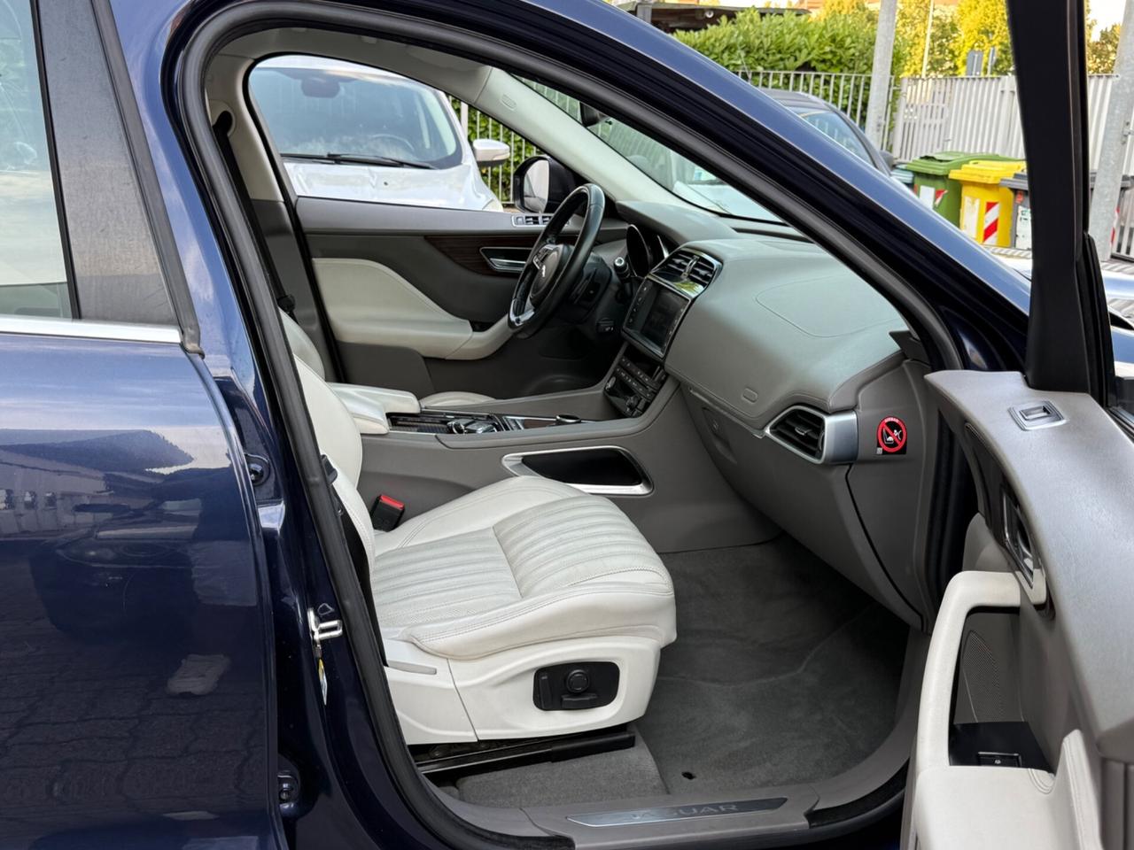 Jaguar F-Pace TURBO NUOVO 4x4 2.0 D 180 CV aut. Portfolio
