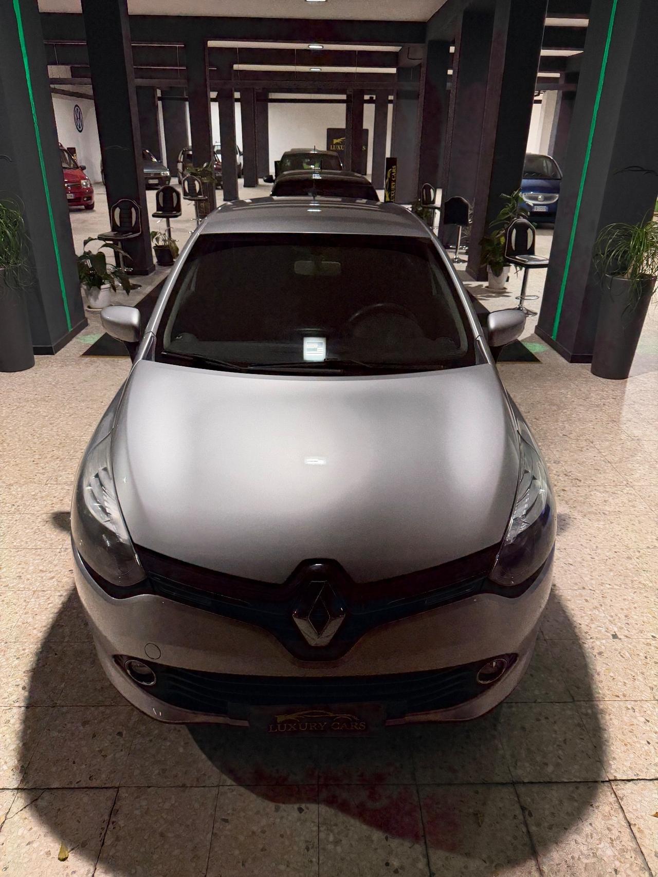 Renault Clio 1.2 75CV 5 porte Neopatentati
