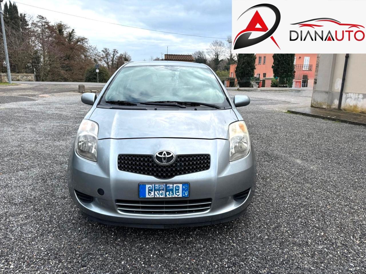 Toyota Yaris 1.0 5 porte Sol