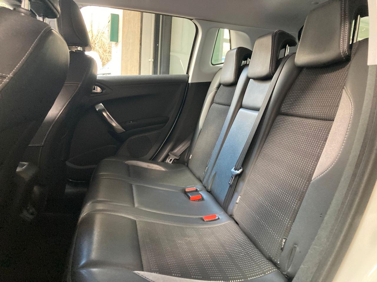 Peugeot 2008 1.6 e-HDi - PERFETTA - 2014