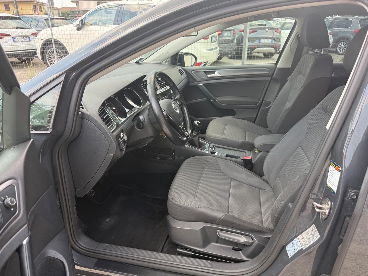 Volkswagen Golf 7 1.6 tdi Executive BLUEMOTION 115cv 5p alest. R-line