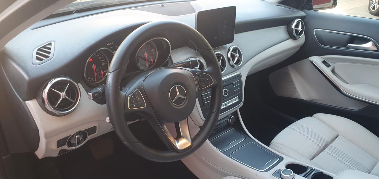 Mercedes-benz GLA 200 d Sport