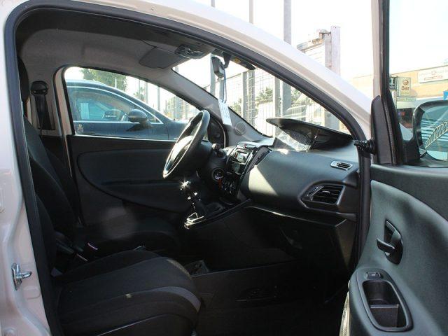 LANCIA Ypsilon 1.2 69 CV 5 porte GPL Ecochic Silver