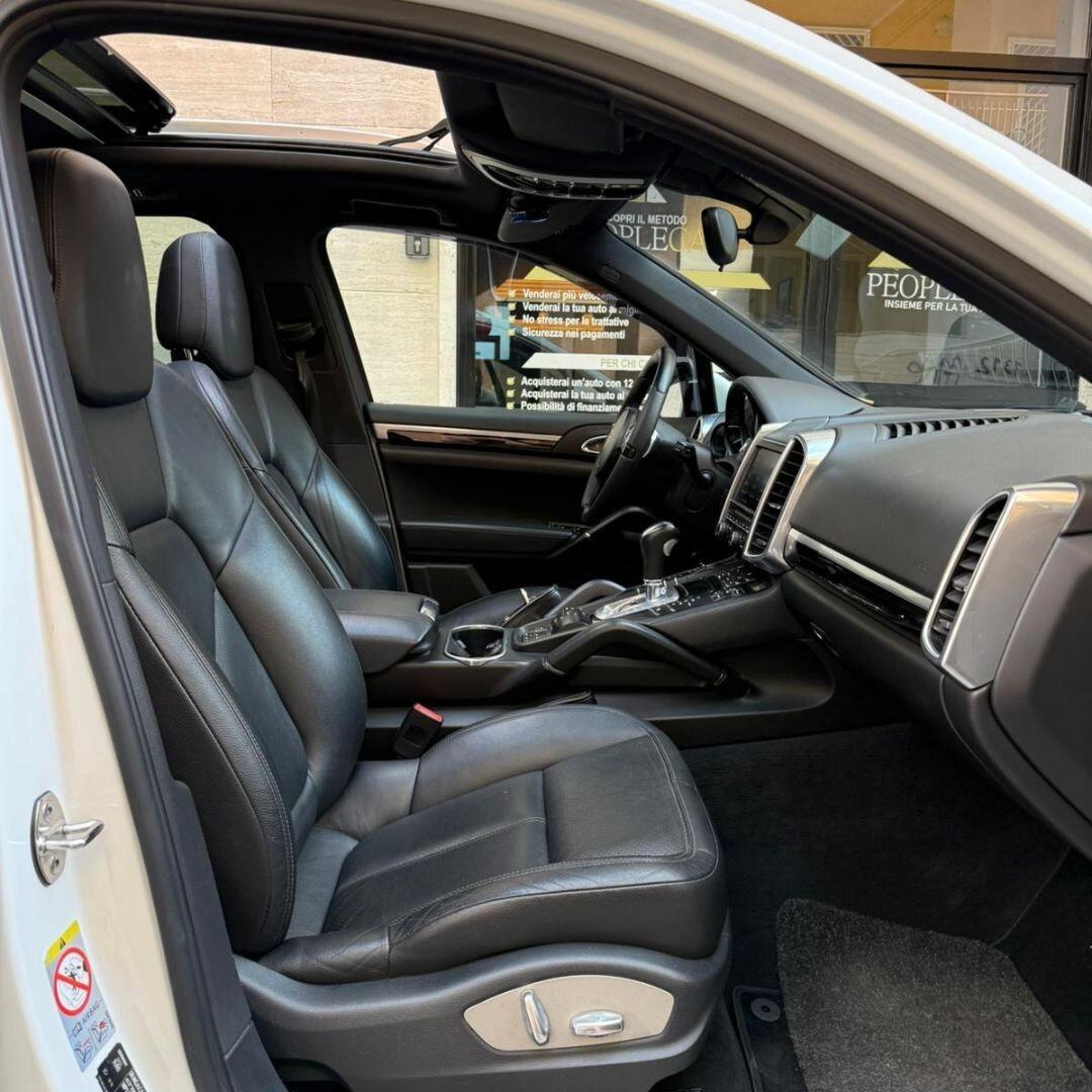 Porsche Cayenne 3.0 Diesel **FULL**