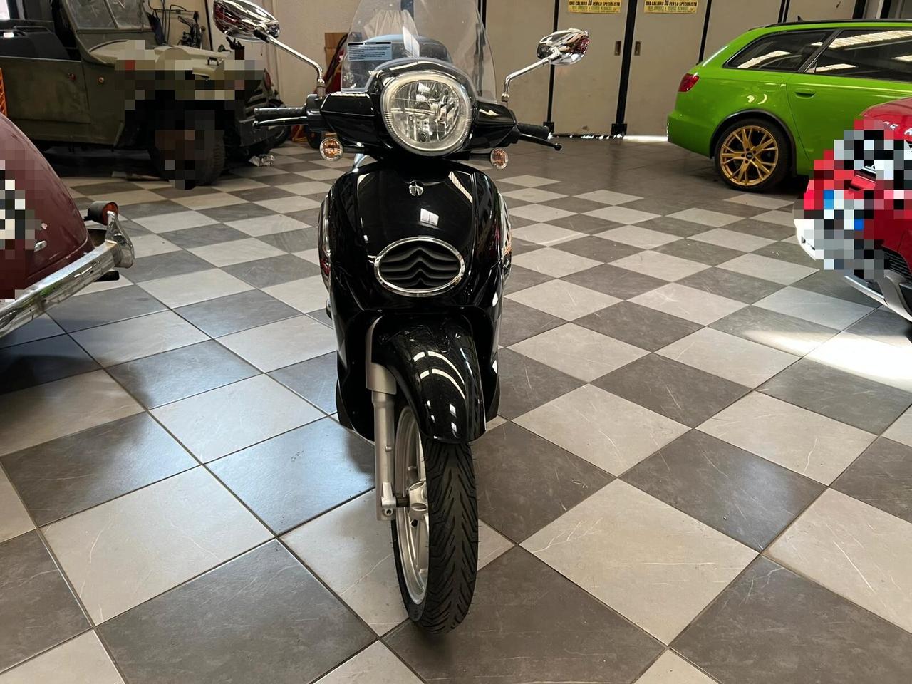 Aprilia Scarabeo 200 2012 tagliando e bauletto