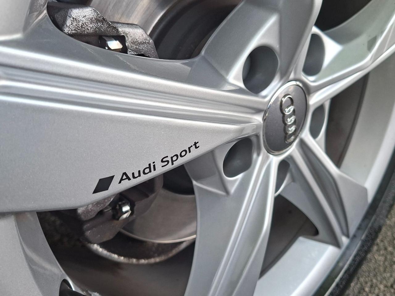 Audi A4 Business Advanced 2.0 40 TDI #6443