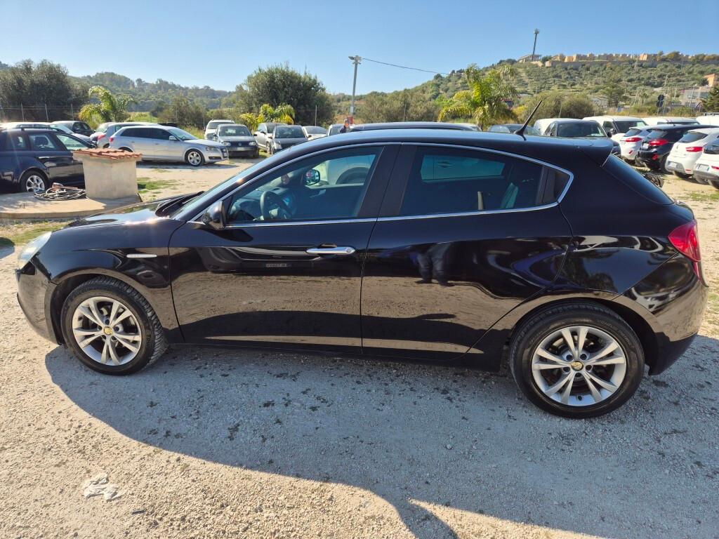 Alfa Romeo Giulietta 1.6 JTDm-2 105 CV Distinctive