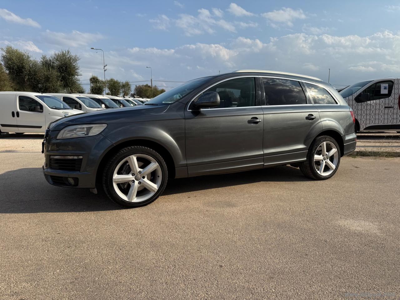 AUDI Q7 4.2 V8 TDI quattro tiptronic