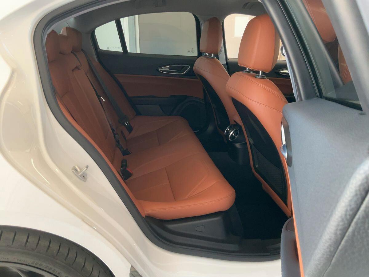 Alfa Romeo Giulia 2.2 DIESEL 180 CV SUPER KM38000 UFFICIALE ITALIANA UNICO PROPRIETARIO+BIXENO+NAVI+PELLE