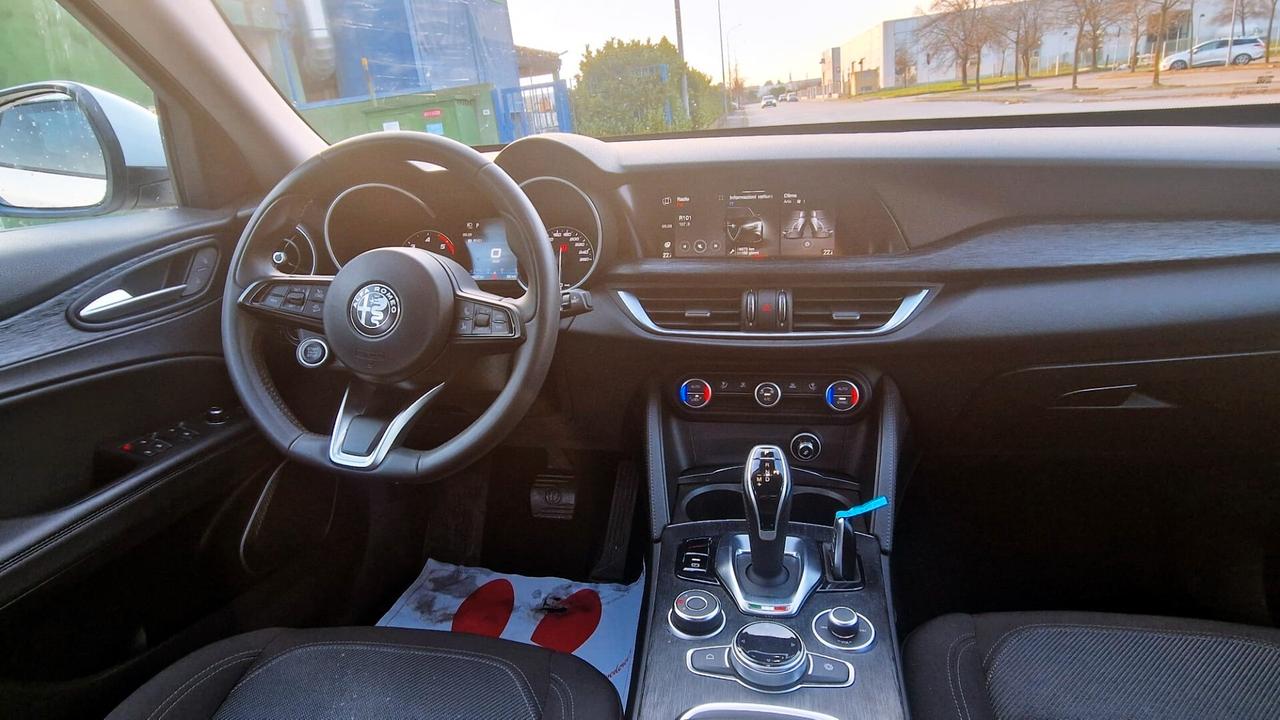 Alfa Romeo Stelvio 2.2 Turbodiesel 160 CV AT8 RWD Super