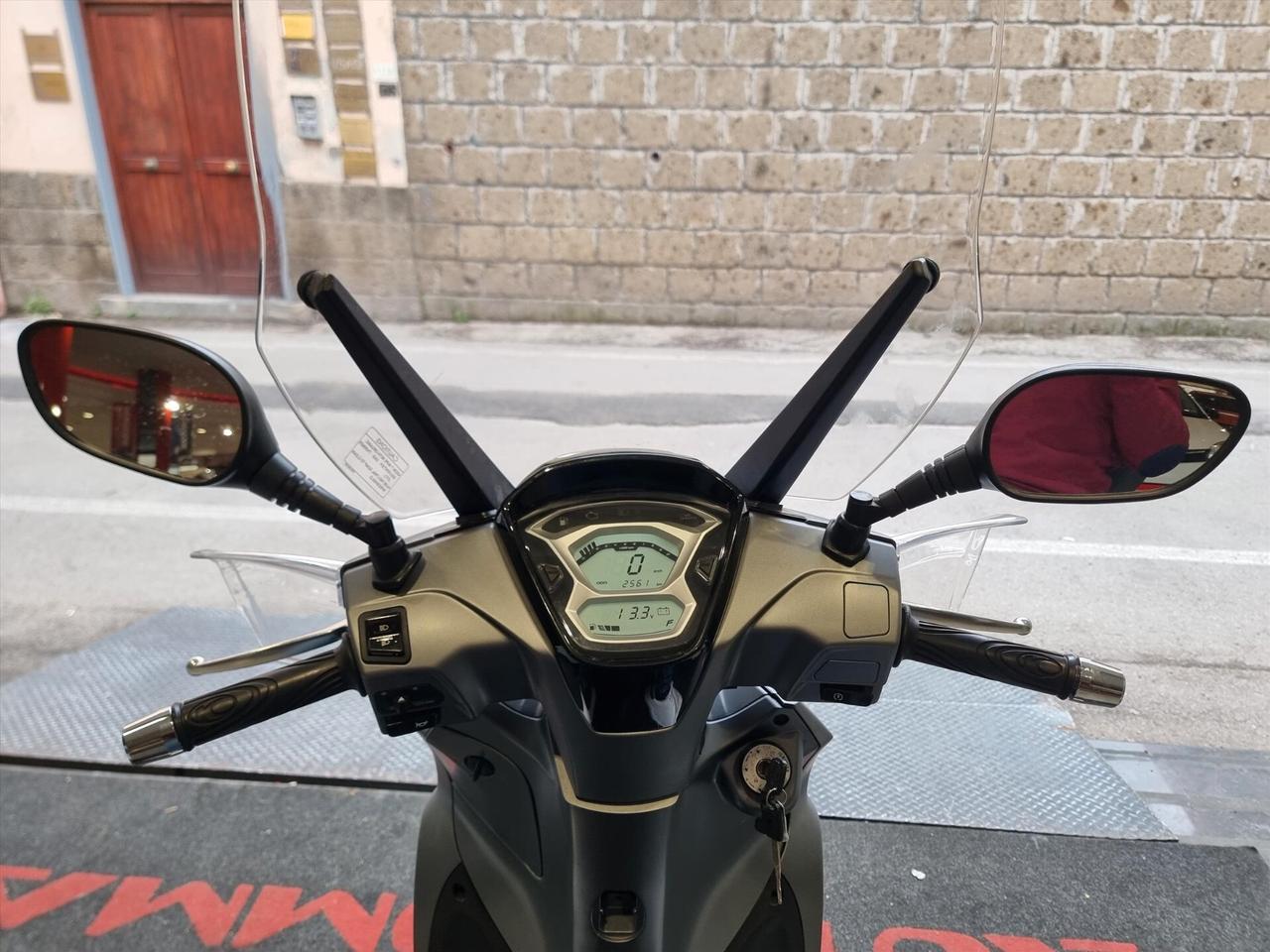 Kymco People 125