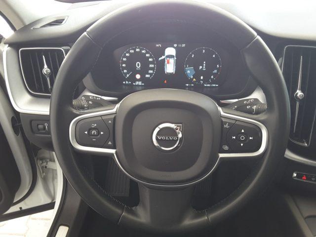 VOLVO XC60 B4 (d) AWD Geartronic Momentum *GANCIO TRAINO*