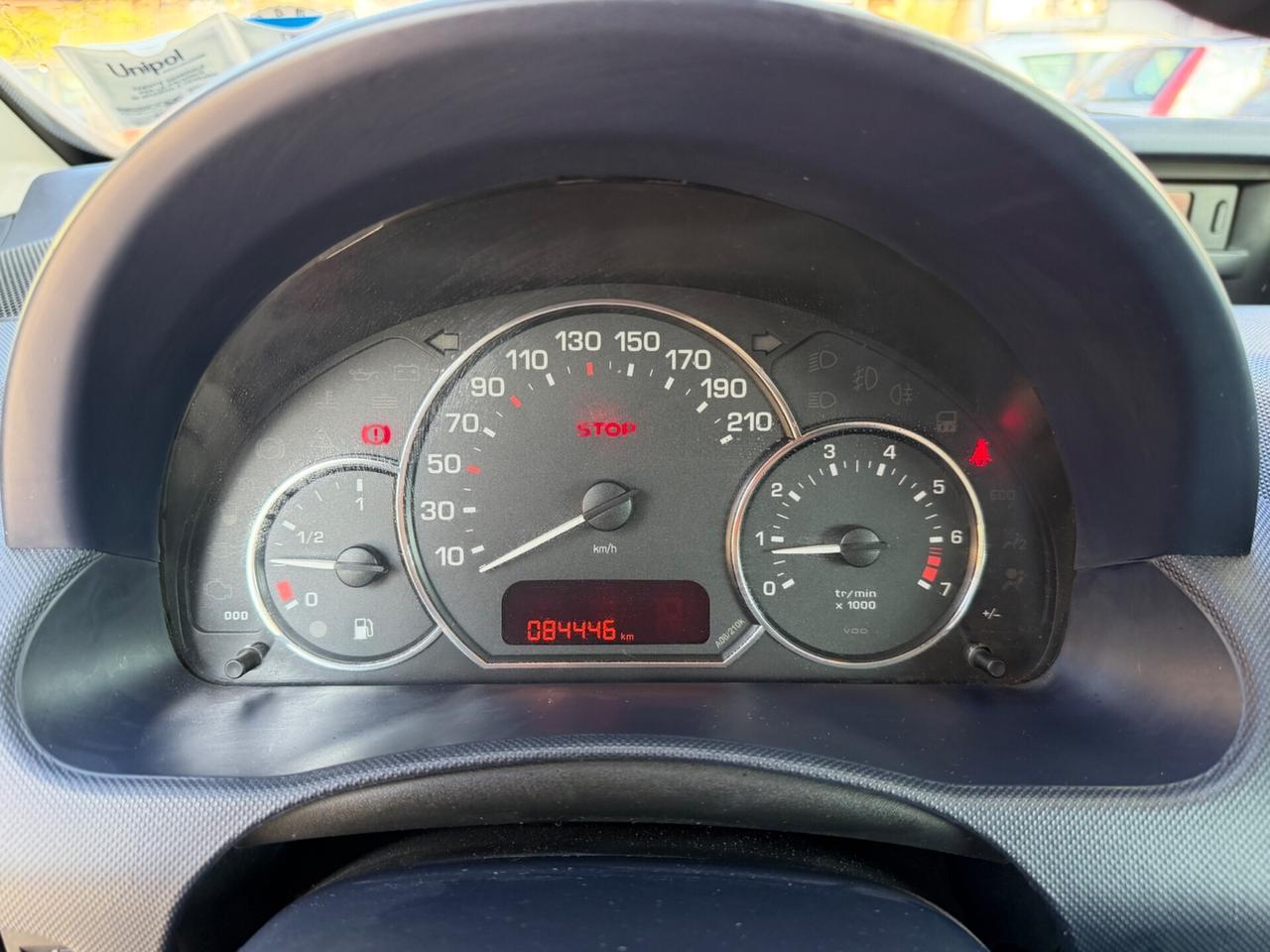 Peugeot 1007 1.4 Happy