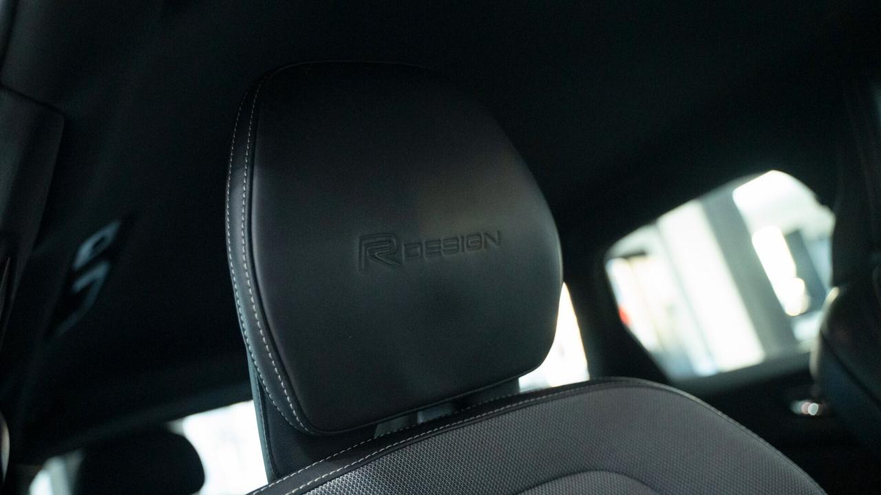 Volvo XC 60 XC60 B4 2.0 AWD R DESIGN AUTO XENO PELLE NAVI FULL OPTIONAL