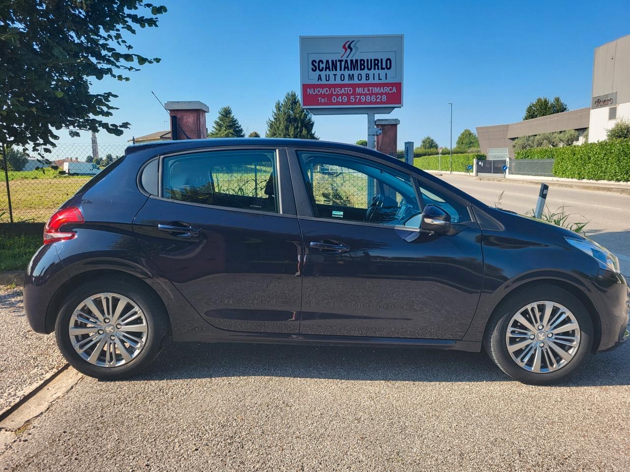 Peugeot 208 208-1.2 benz/gpl