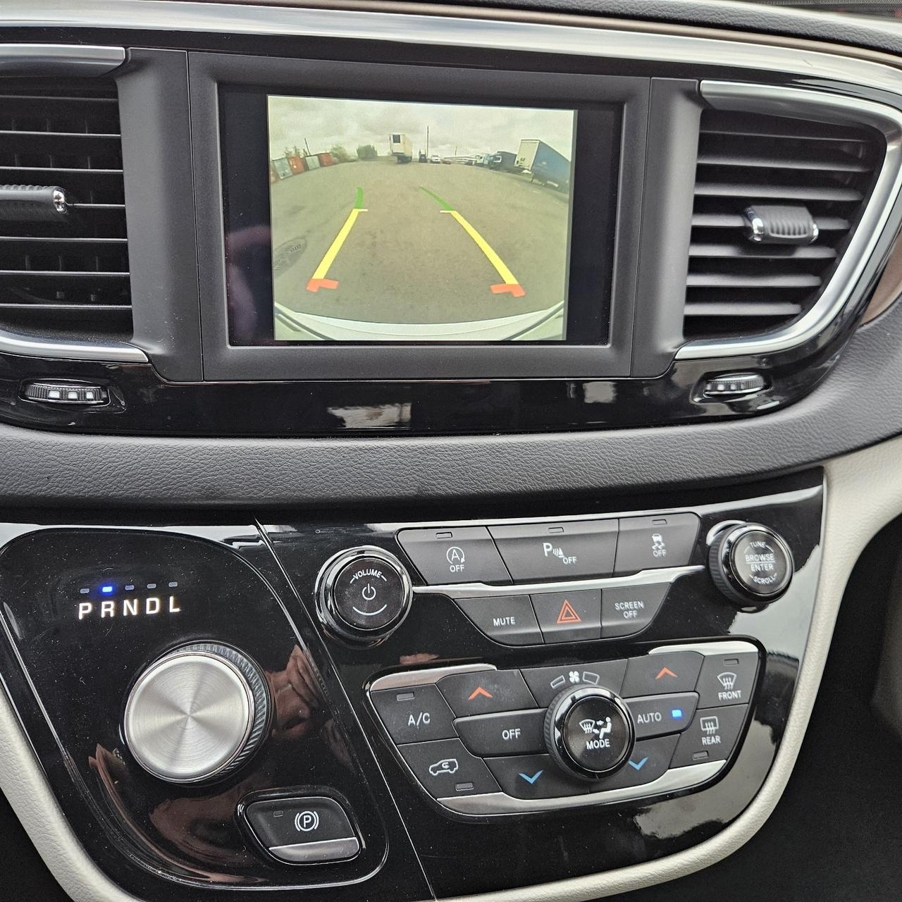 Chrysler Pacifica Turing Limited