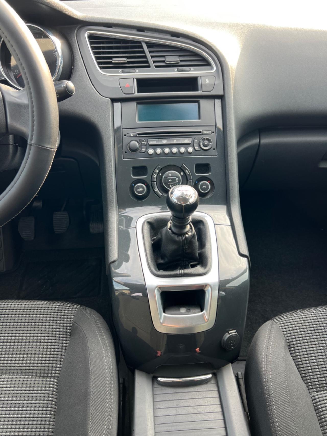 Peugeot 5008 1.6 HDi 112CV Premium