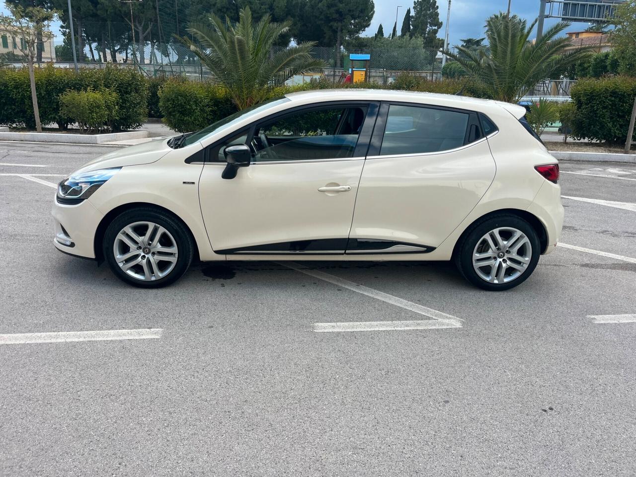 Renault Clio 1.2 75 CV 5 p. Duel X NeoPatentati