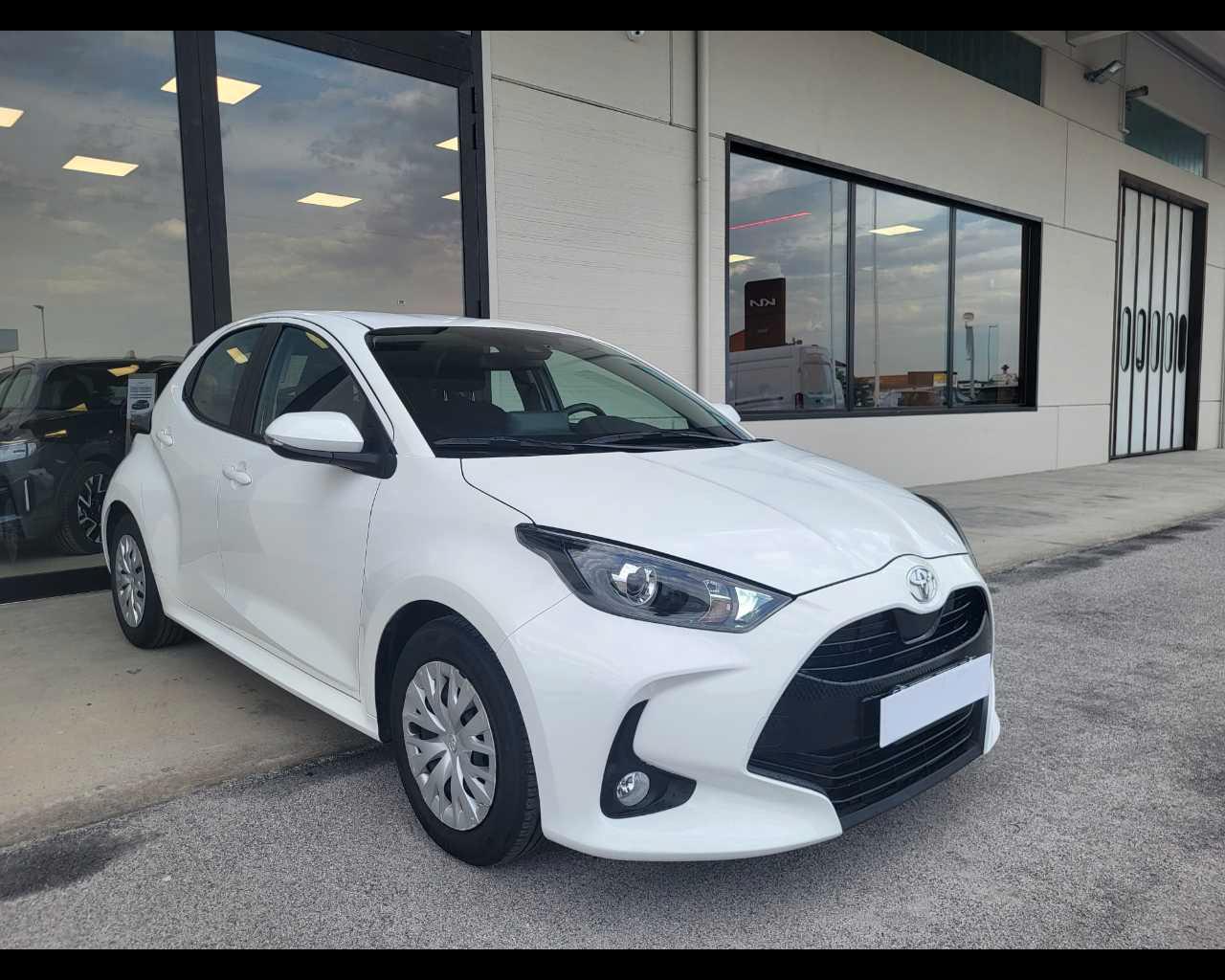 TOYOTA Yaris 1.0 Active