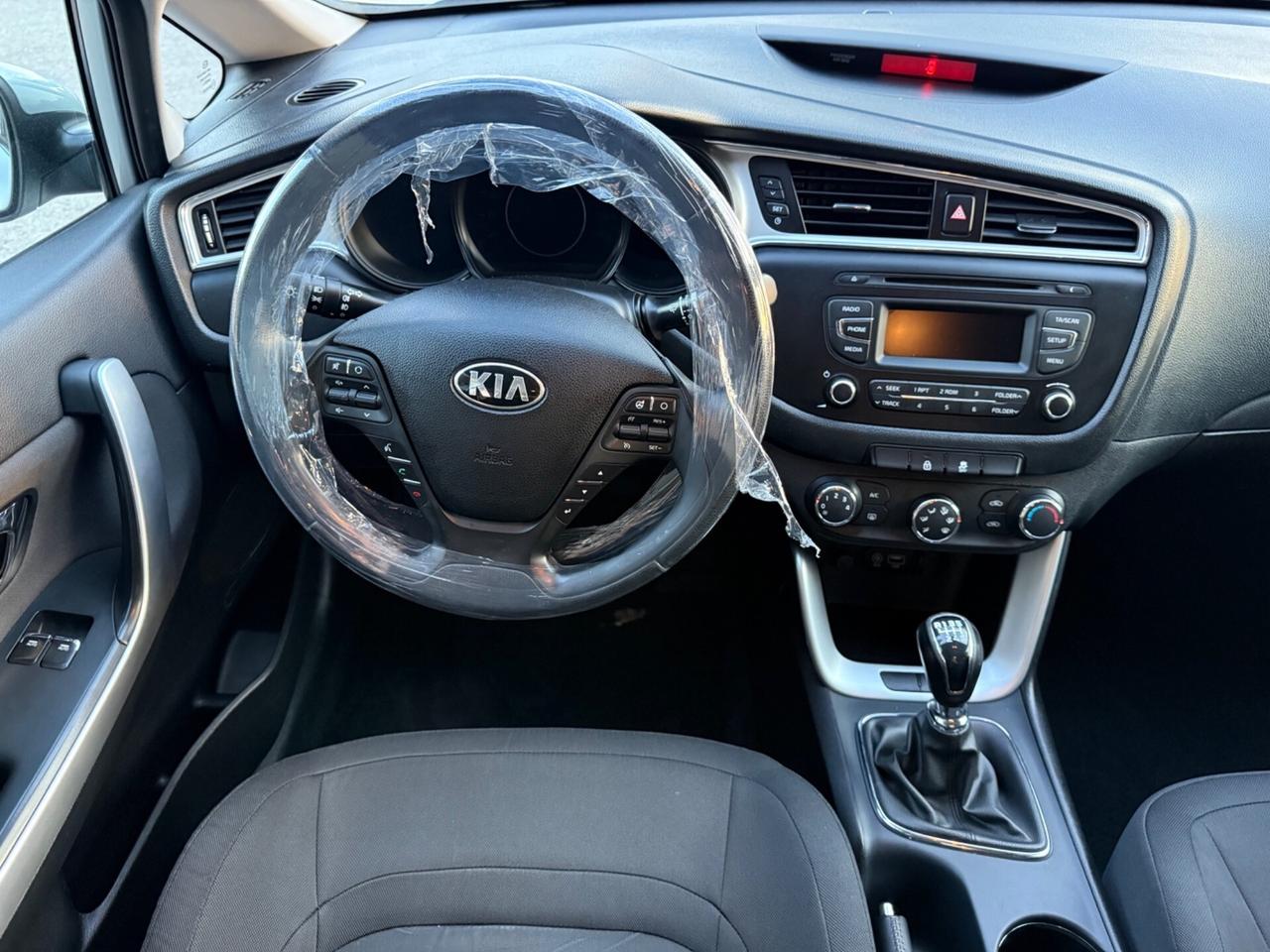 Kia Ceed - 1.6 CRDi 110 CV 5 porte - Neopatentati
