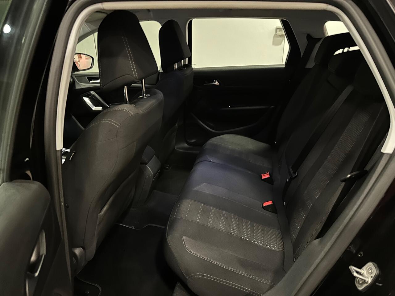 Peugeot 308 BlueHDi 120 S&S SW Allure