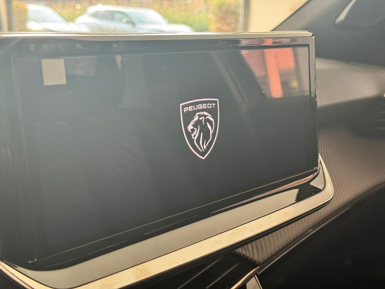 PEUGEOT 2008 PureTech 100 S&S Allure