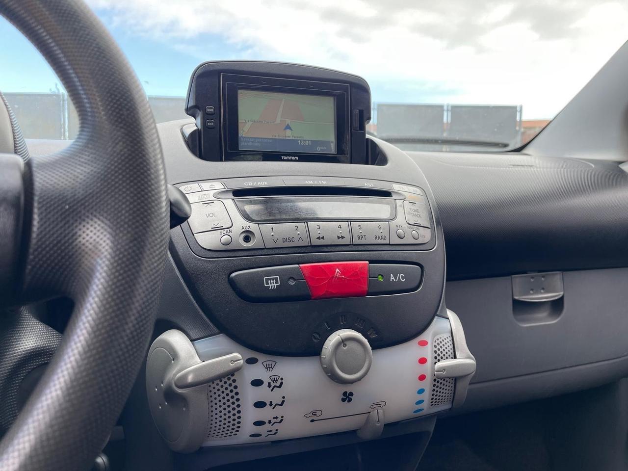Toyota Aygo 1.0 12V VVT-i 5 porte Now Connect