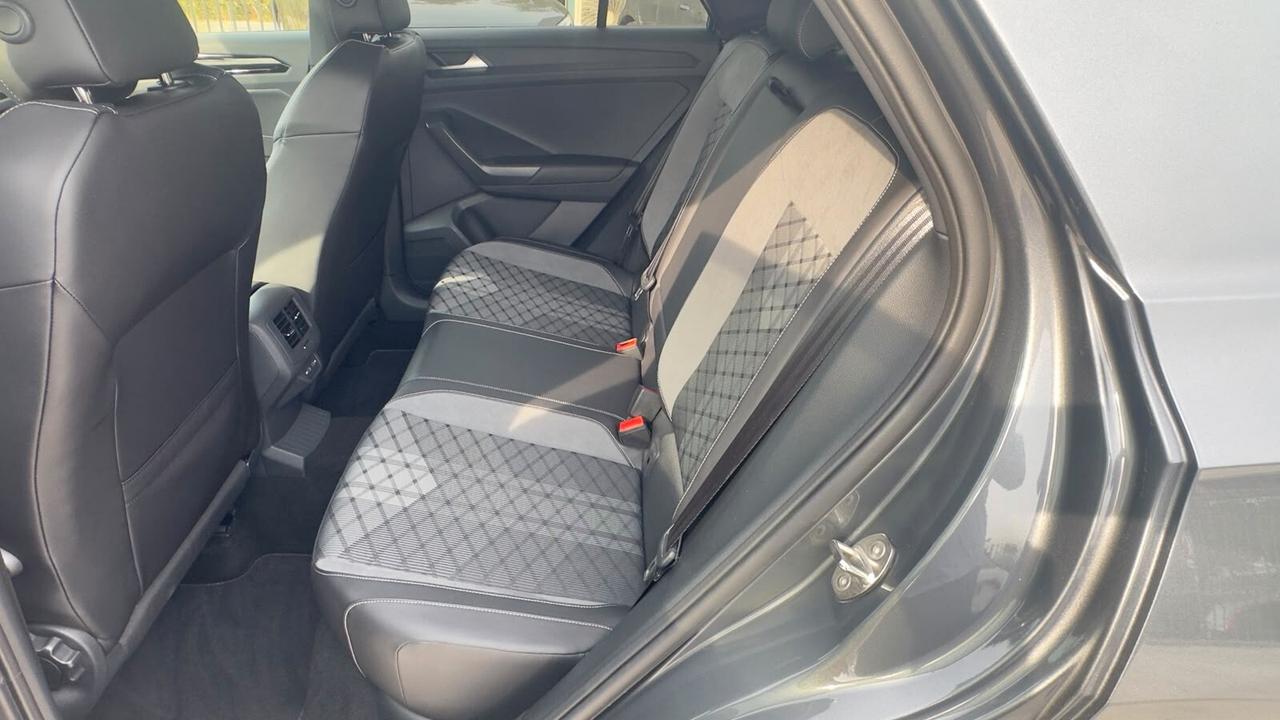 Volkswagen T-Roc 1.5 TSI ACT R-Line TUA DA 291€ ANTICIPO 0