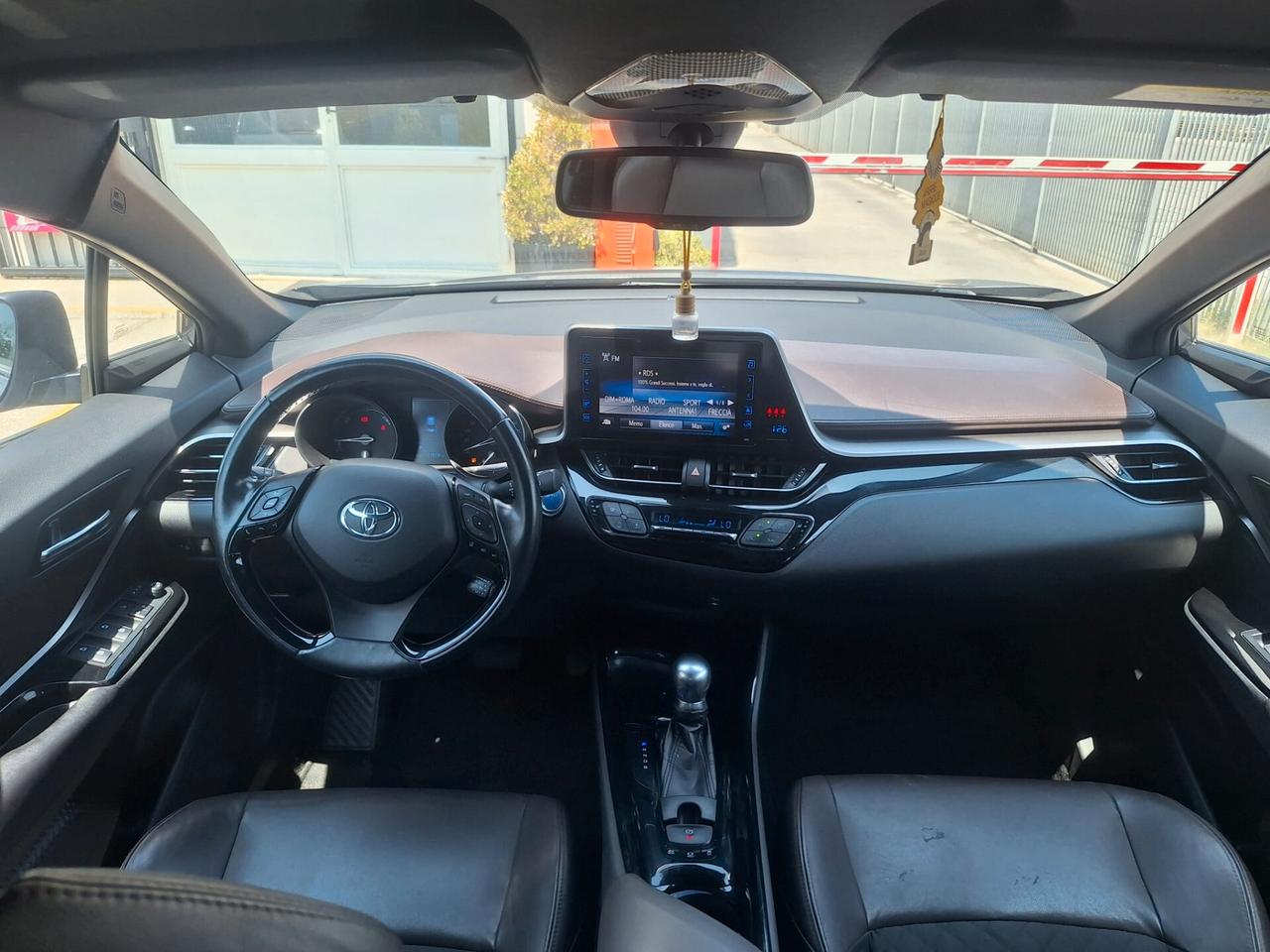 Toyota C-HR 1.8 Hybrid E-CVT Lounge