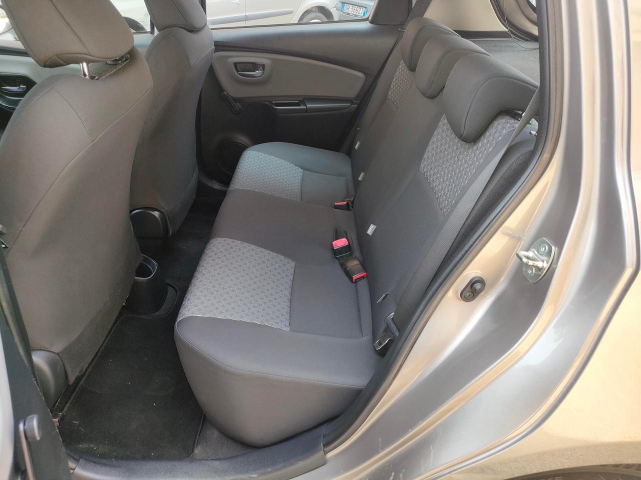Toyota Yaris 1.4 D-4D 5p Lounge E6