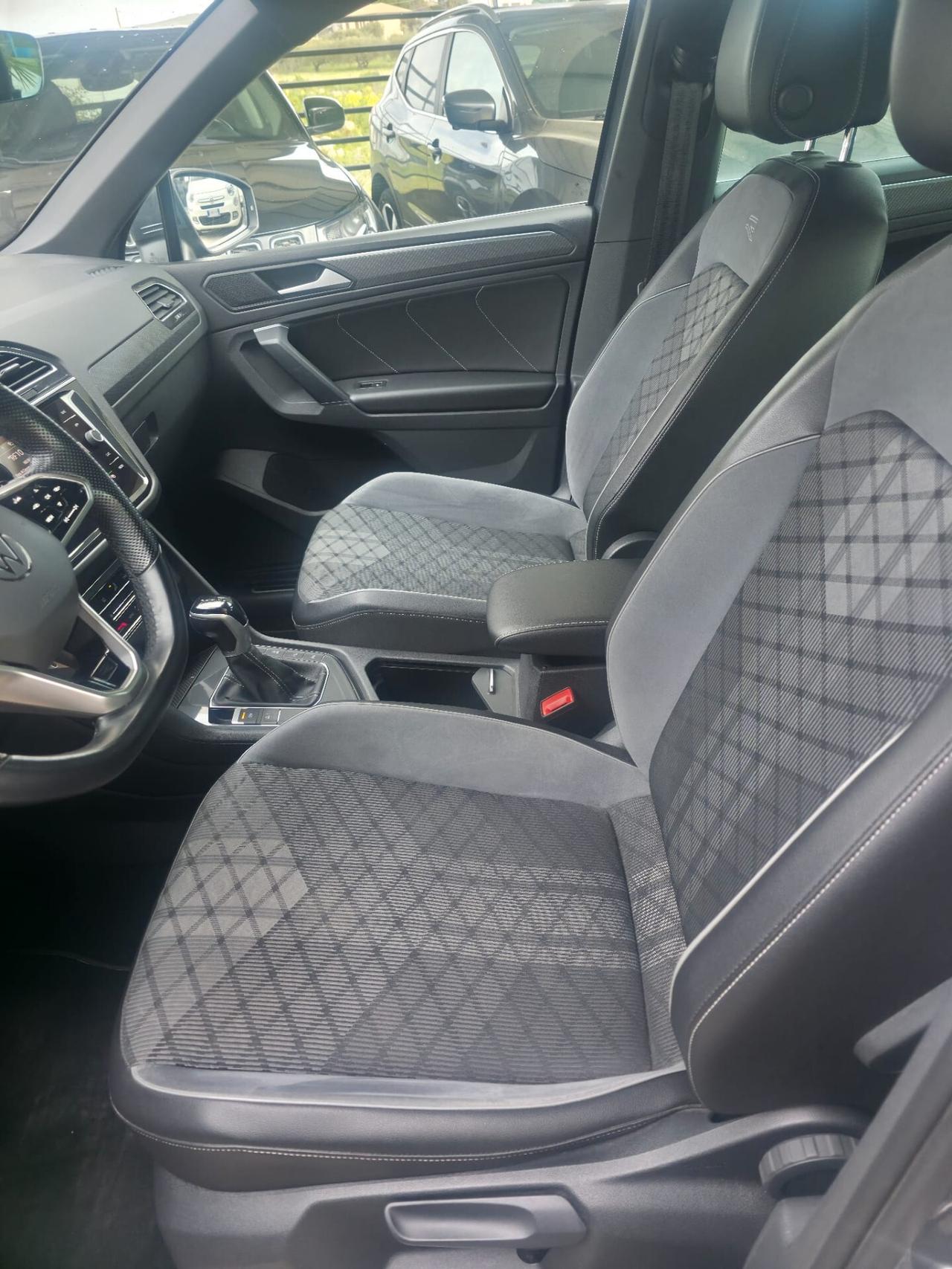 Volkswagen Tiguan 2.0 TDI 150 CV SCR DSG R-Line