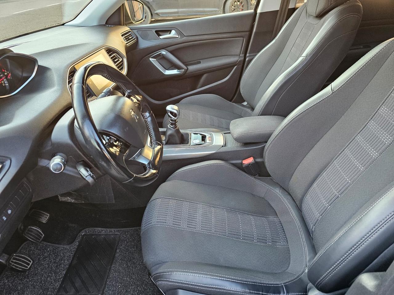 Peugeot 308 BlueHDi 120cv Allure*S&S*Navi*Pdc*Euro6*