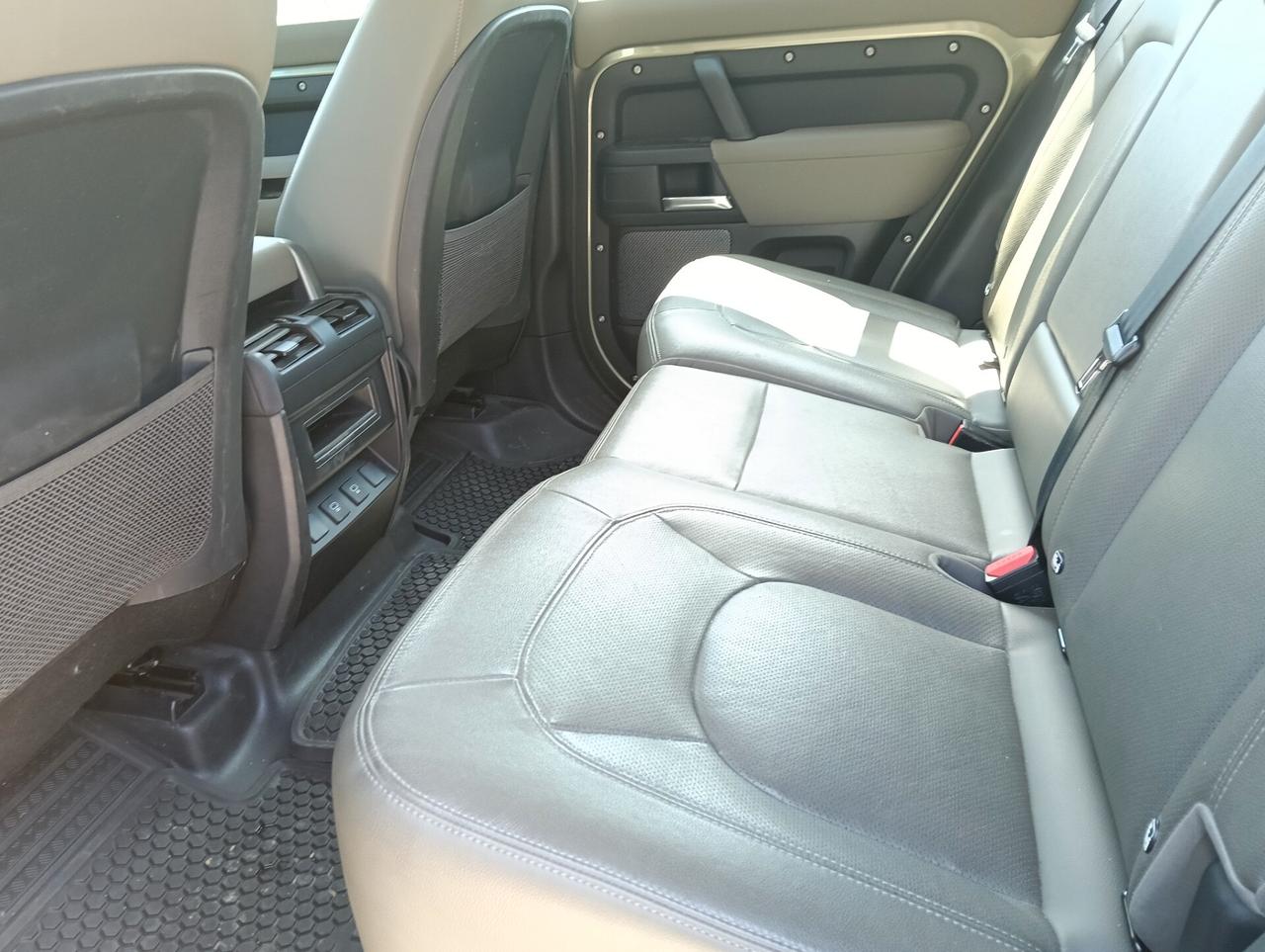 Land Rover Defender 110 3.0D I6 200 CV AWD Auto X-Dynamic SE
