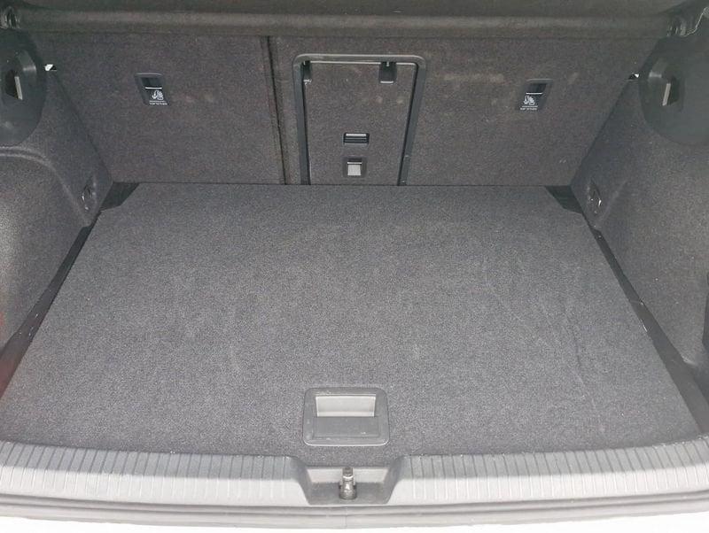 Volkswagen Golf Golf 1.5 etsi R-Line 150cv dsg Navi Full LED Camera Cockpit