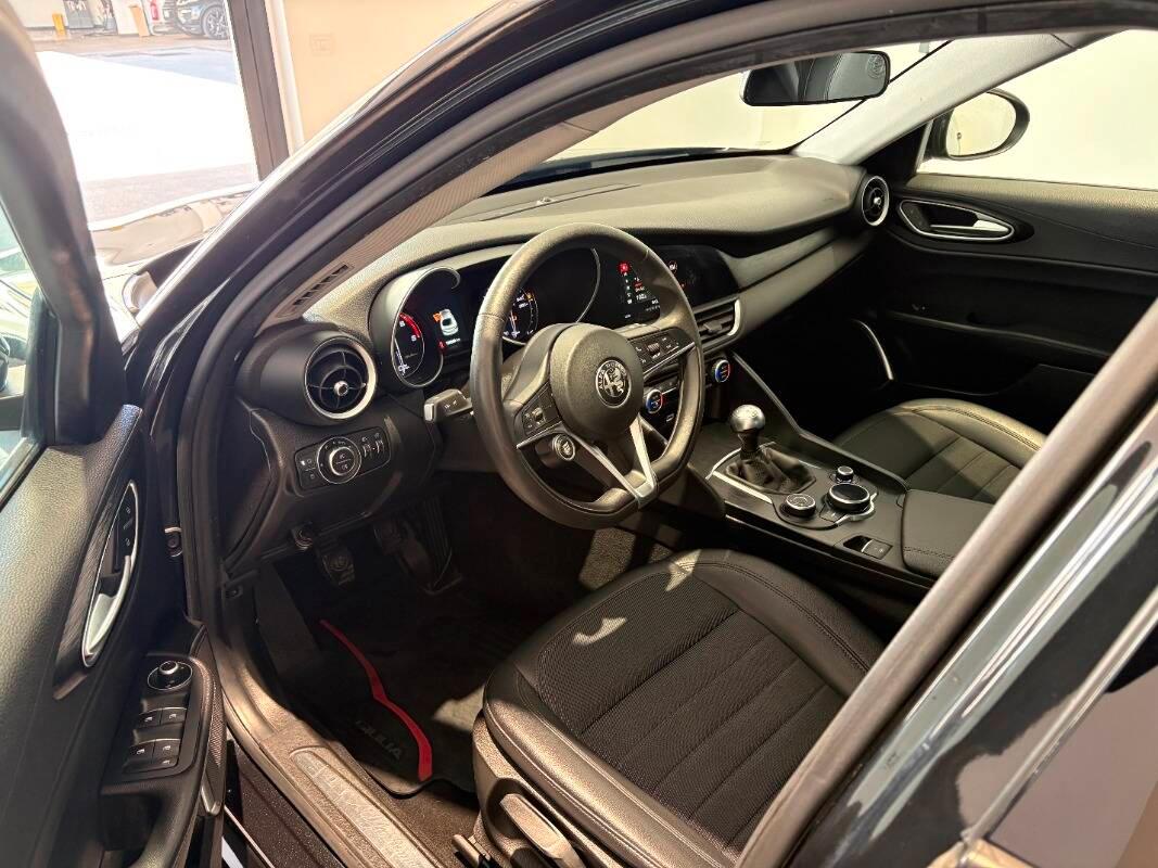 Alfa Romeo Giulia 2.2 t Super 180cv