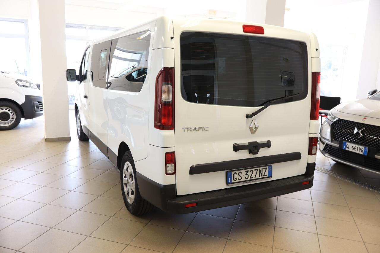 RENAULT TRAFIC PASSENGER 9 POSTI 2.0 BLUEDCI 150 CV L2 H1 EDC AUTHENTIQUE