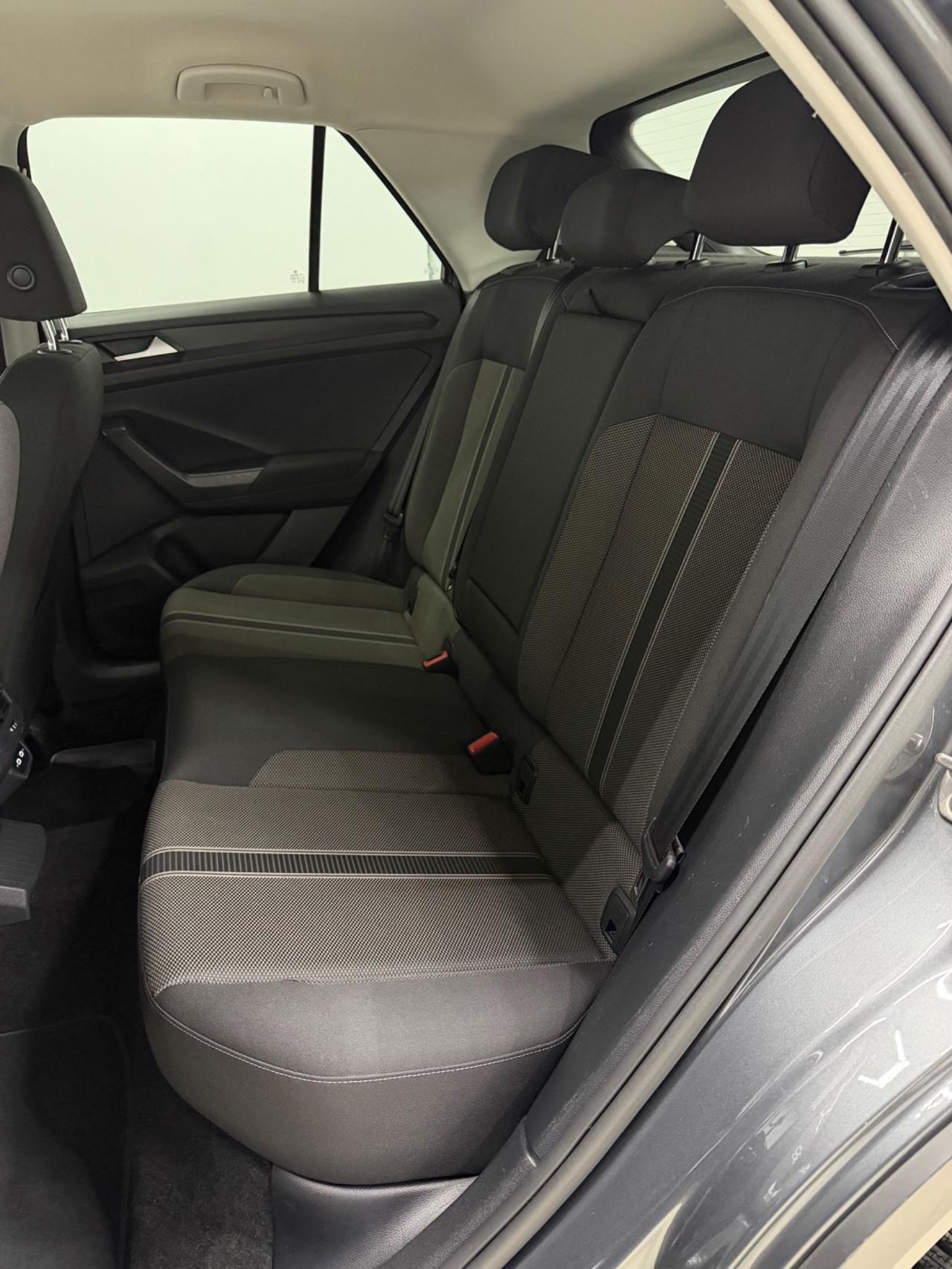 Volkswagen T-Roc 1.6 TDI SCR Business BlueMotion Technology