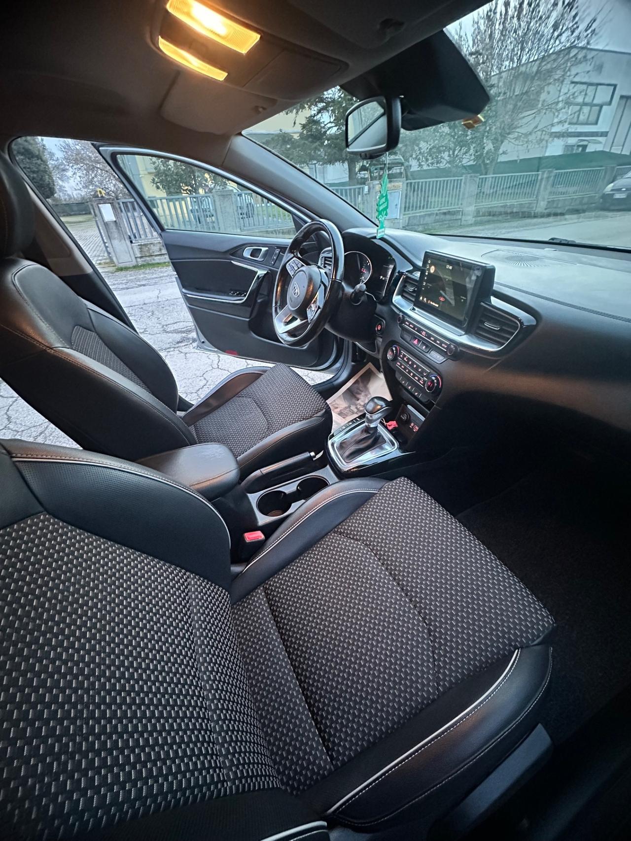 Kia Ceed 1.6 CRDi 136 CV 5p. Evolution